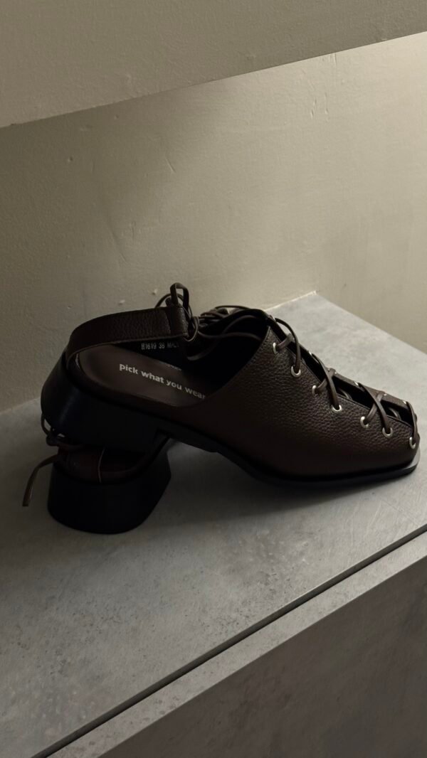 Sandal Lace Up
