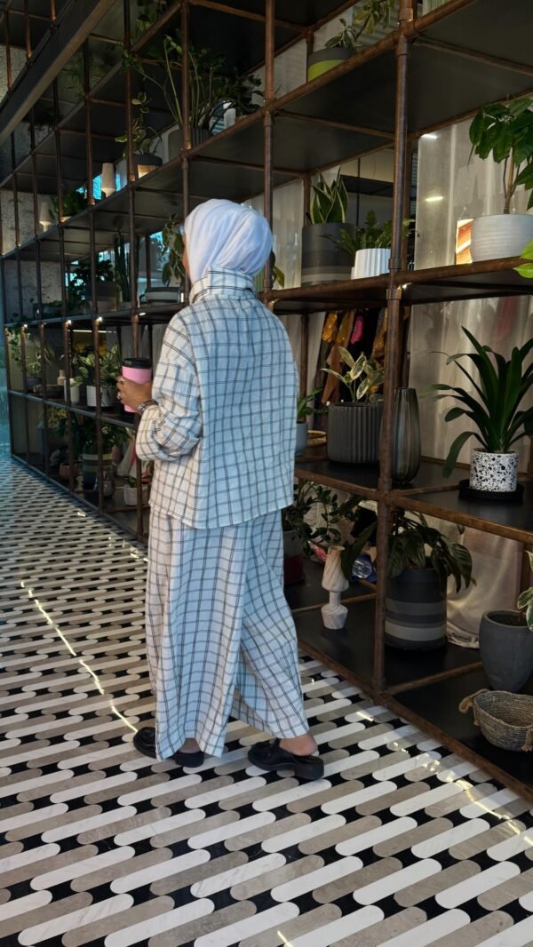 ‏Ivory Grid Set