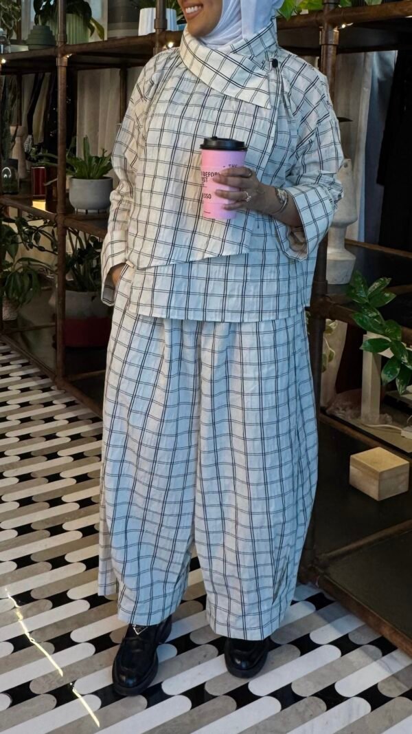 ‏Ivory Grid Set