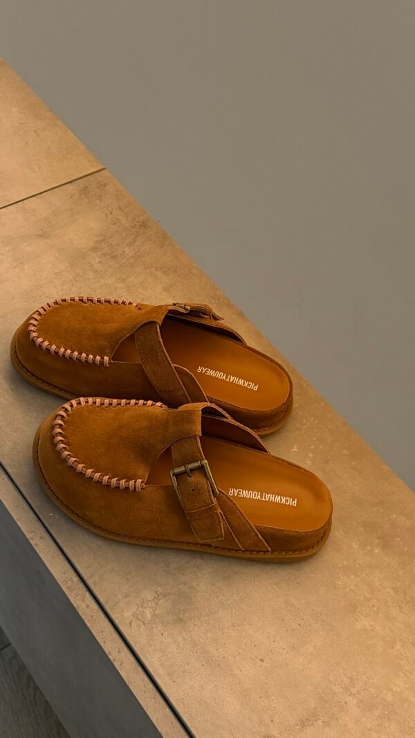 img_1936 Camel Brown clogs